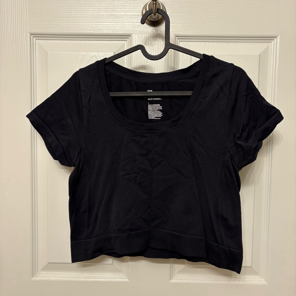 All in Motion | Active Black Crop Top